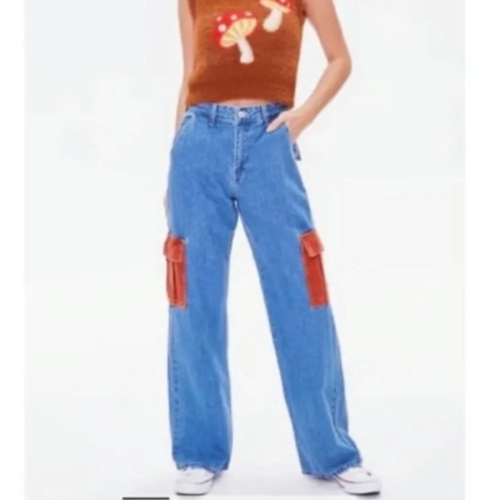 Forever 21 Denim Cargo Pants with Brown Pockets Size 30